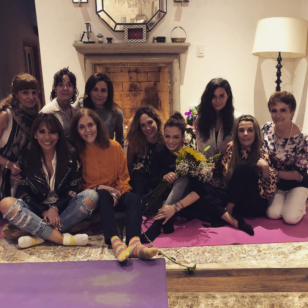 Silvia Navarro festejo su cumpleaños rodeada de sus amigas más cercanas