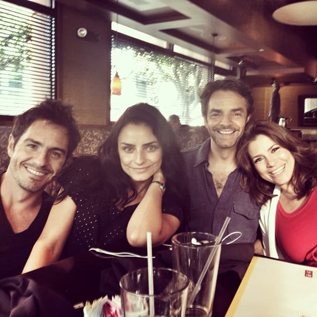 El romance iba tan en serio que incluso al poco tiempo comenzaron a vivir juntos en Los Ángeles, California. “Anillo, bebé, boda, mientras todo vaya bien iremos cumpliendo y pasando todas esas etapas”, comentó el actor.
