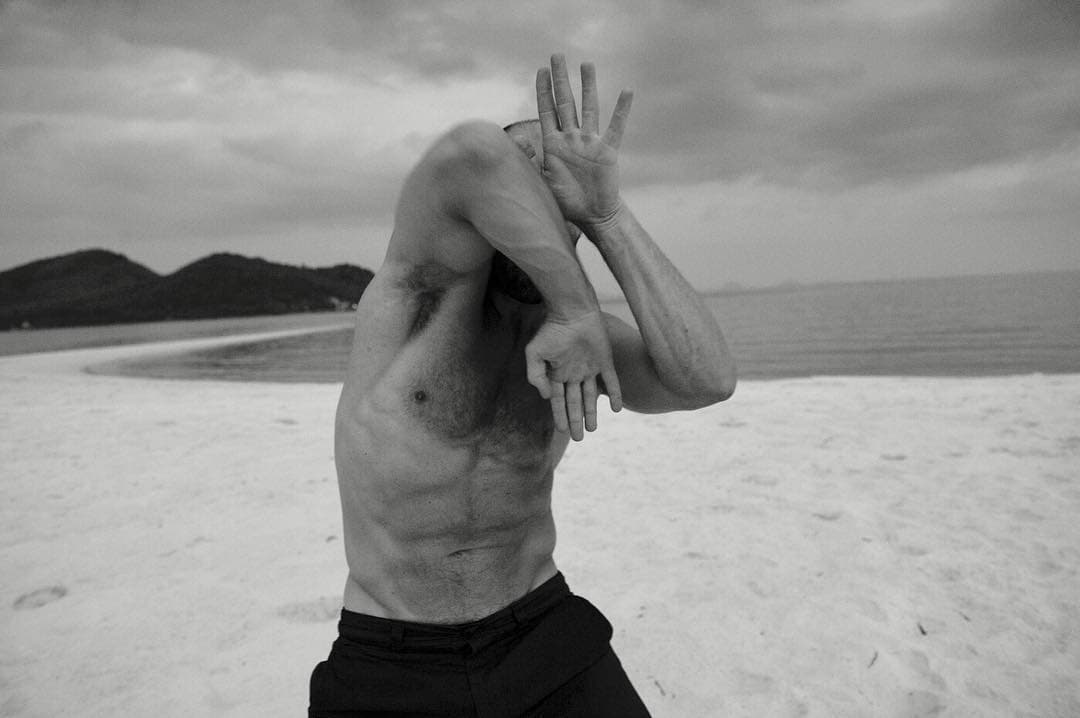 Como un tiburón prehistórico.