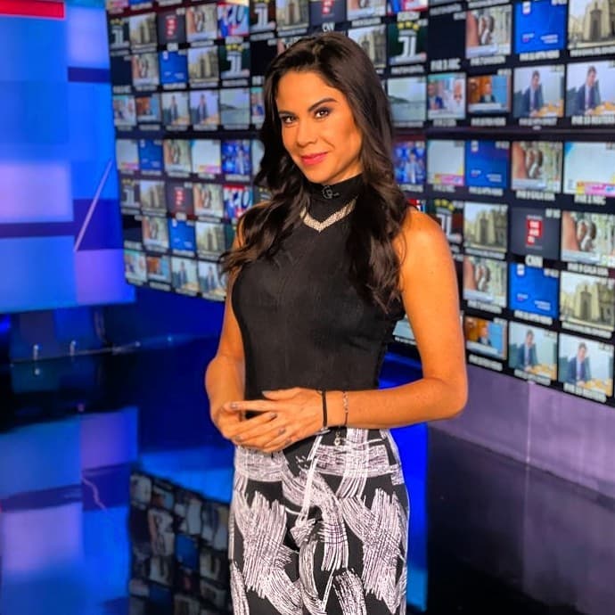 Paola Rojas enternece al mostrar, como pocas veces, una foto de su infancia