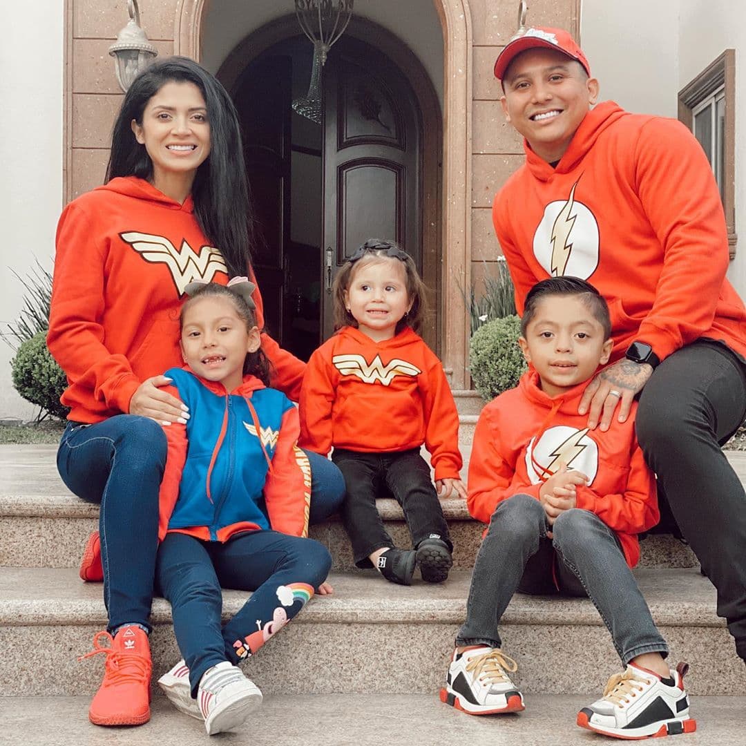 Tanto Edwin Luna como Kimberly Flores han presumido su lujosa casa en Monterrey, Nuevo León. Aquí te traemos una complicación de imágenes de su hermosa casa.