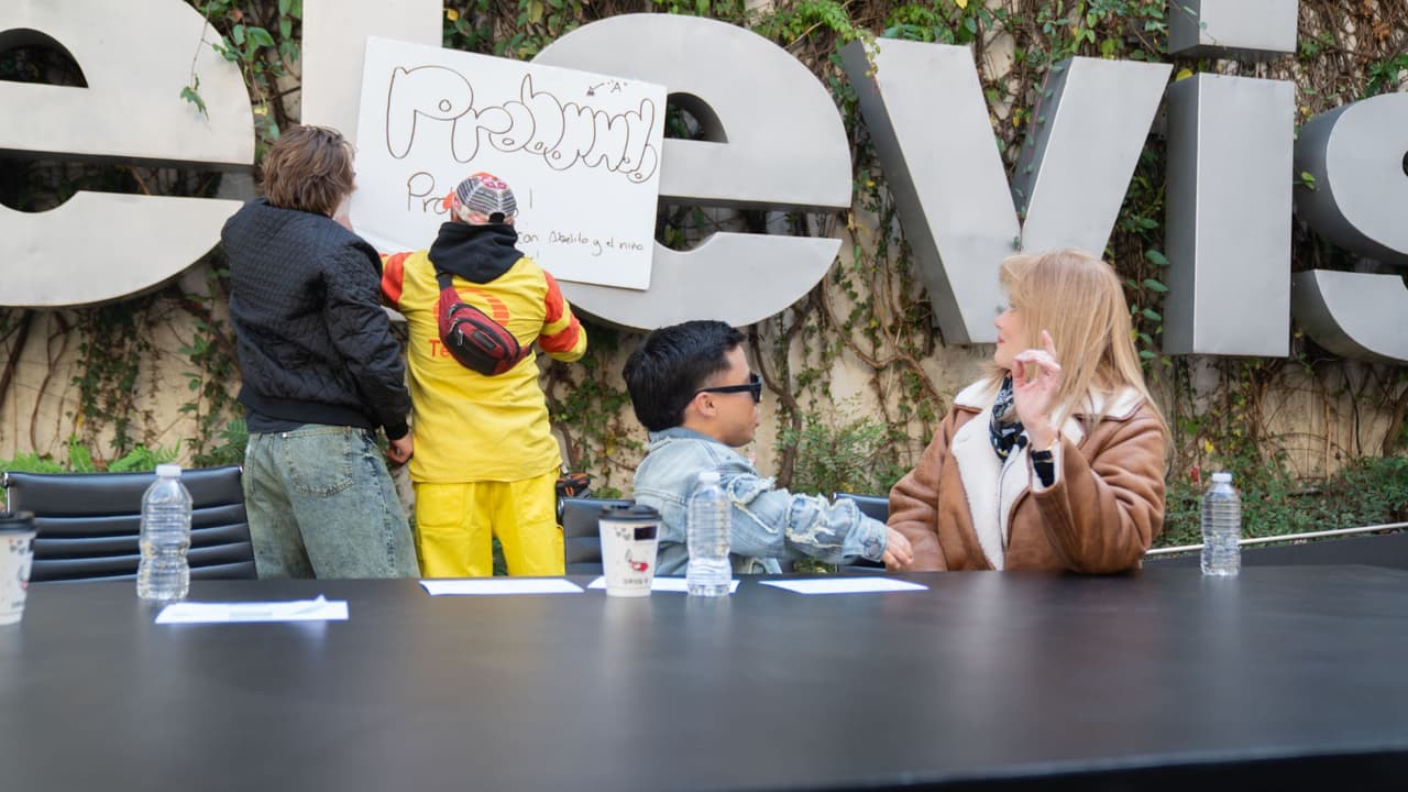 Aldo y Abelito tuvieron que improvisar con la escenografía de este episodio de 'Probando Probando'.