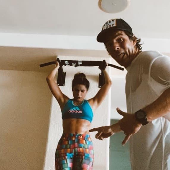 El éxito de la fotografía fue tanto que Galilea Montijo reveló en algunas historias de su perfil personal que no hace dieta y que además de la ayuda profesional, su esposo Fernando Reina es un gran apoyo.