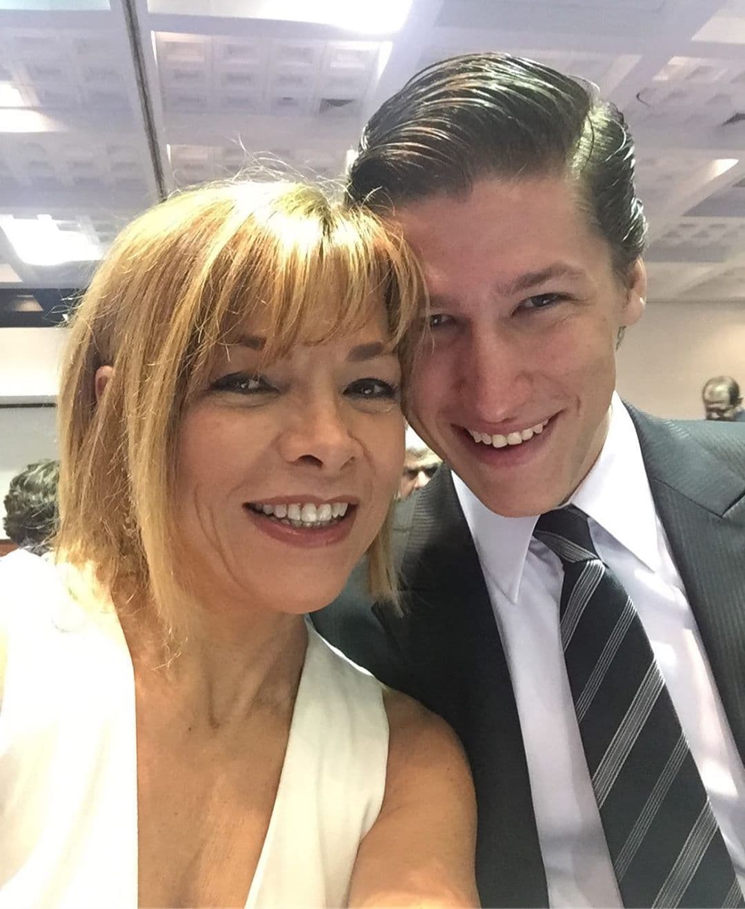 “Yo estaba pasando por encima de su mamá en los juzgados. Diego habló conmigo, me pidió que me relajara, yo tenía pruebas, testigos y ni siquiera me presenté para cumplir lo que le prometí a mi hijo. Era mi compañero de pesca, de hobbies, fuimos muy unidos siempre por ser el primogénito. Yo tengo dignidad y a mí no me va a venir a chantajear”, contó a Sale el Sol.