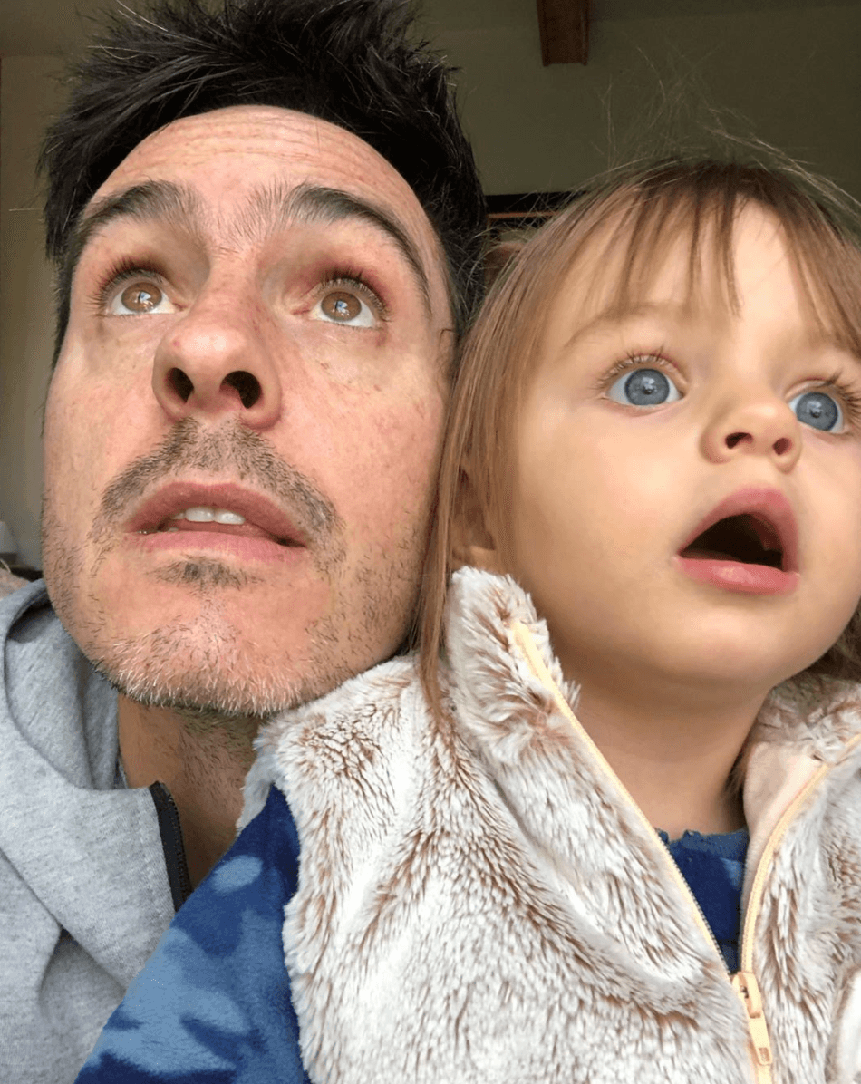 Mauricio Ochmann comparte divertida foto en el baño con su hija, Kailani