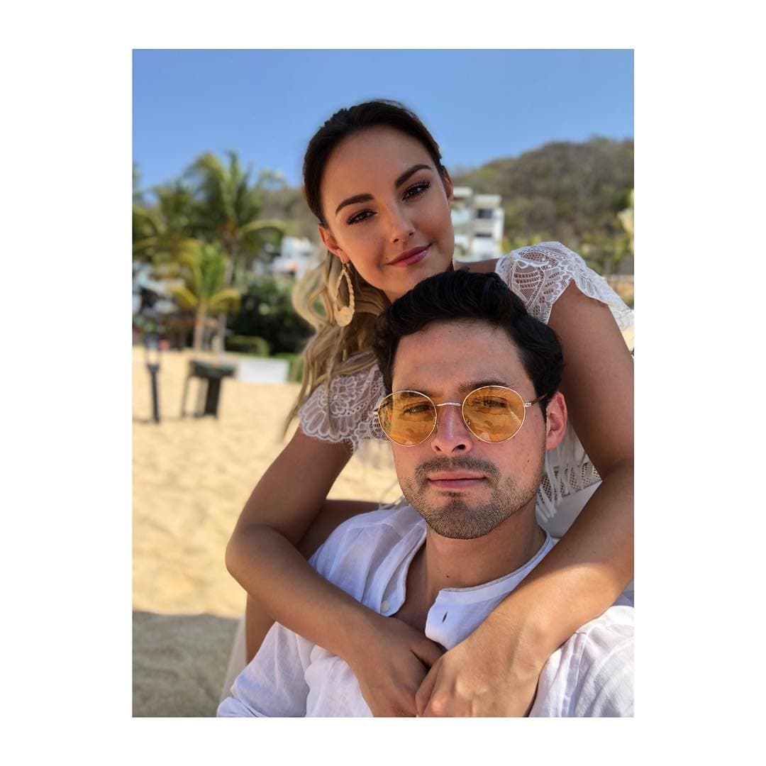 El actor también ha sido ligado sentimentalmente con Jade Fraser, a quien conoció en la telenovela ‘Mi marido tiene más familia’, donde eran pareja en la ficción.