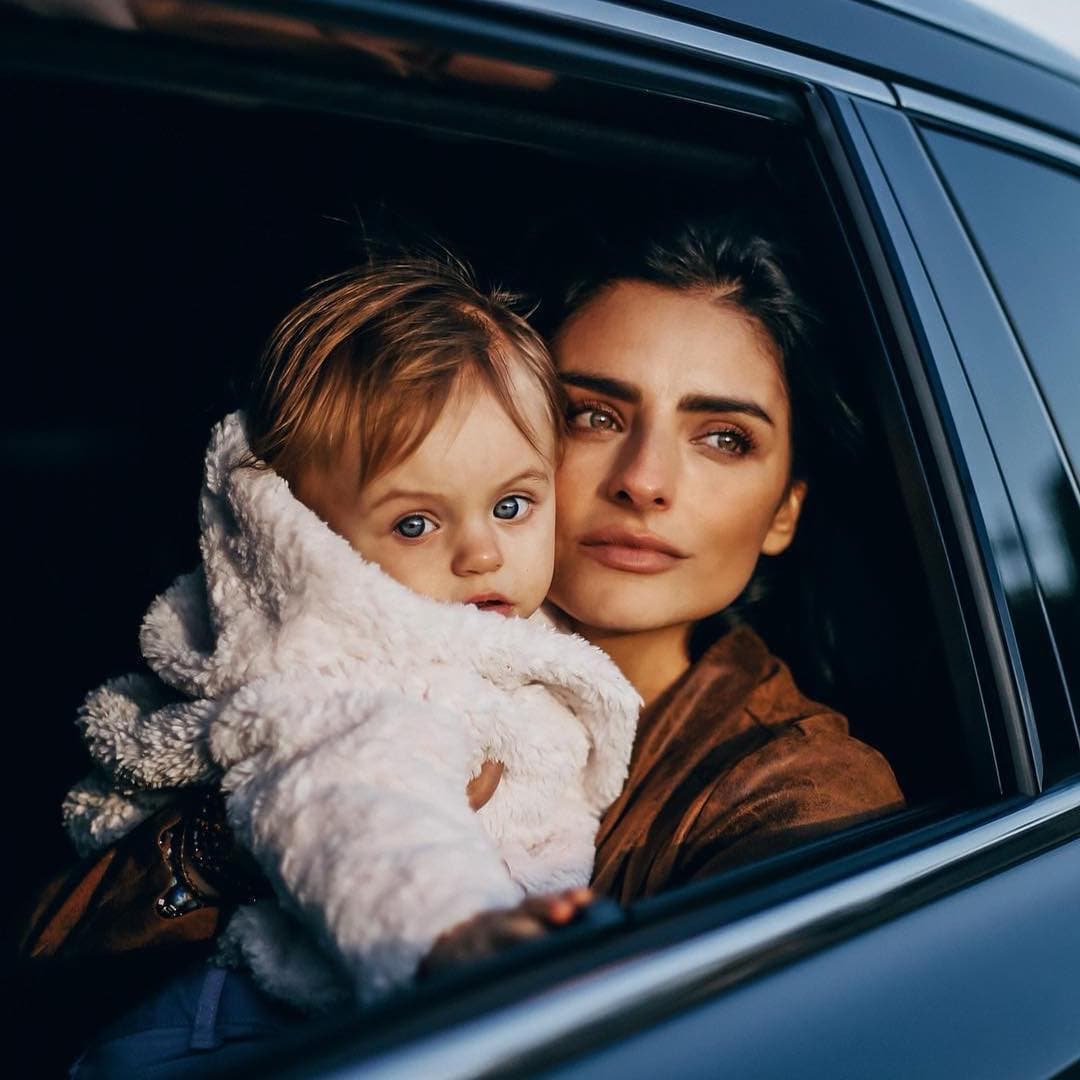 Aislinn Derbez narra la fuerte crisis que vive al separarse de su hija