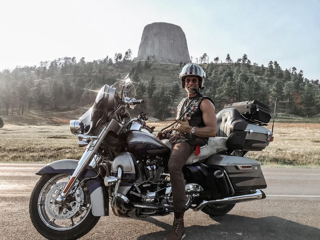 El actor emprendió un viaje en motocicleta