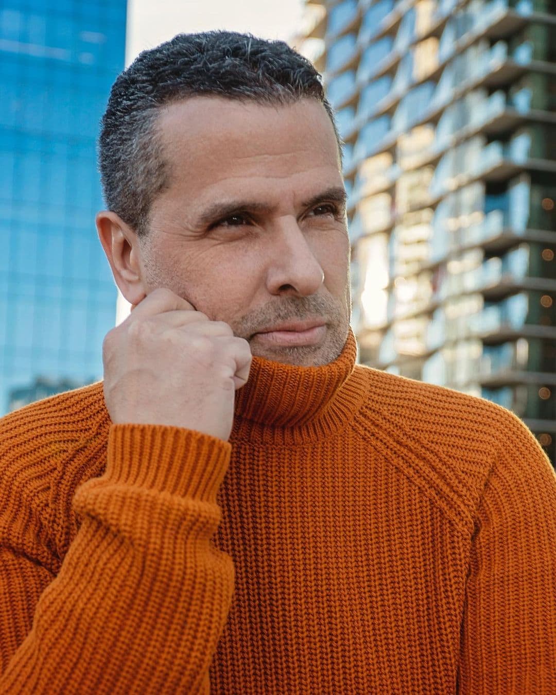 Marco Antonio Regil está de luto; entre lágrimas y con el corazón destrozado se despide