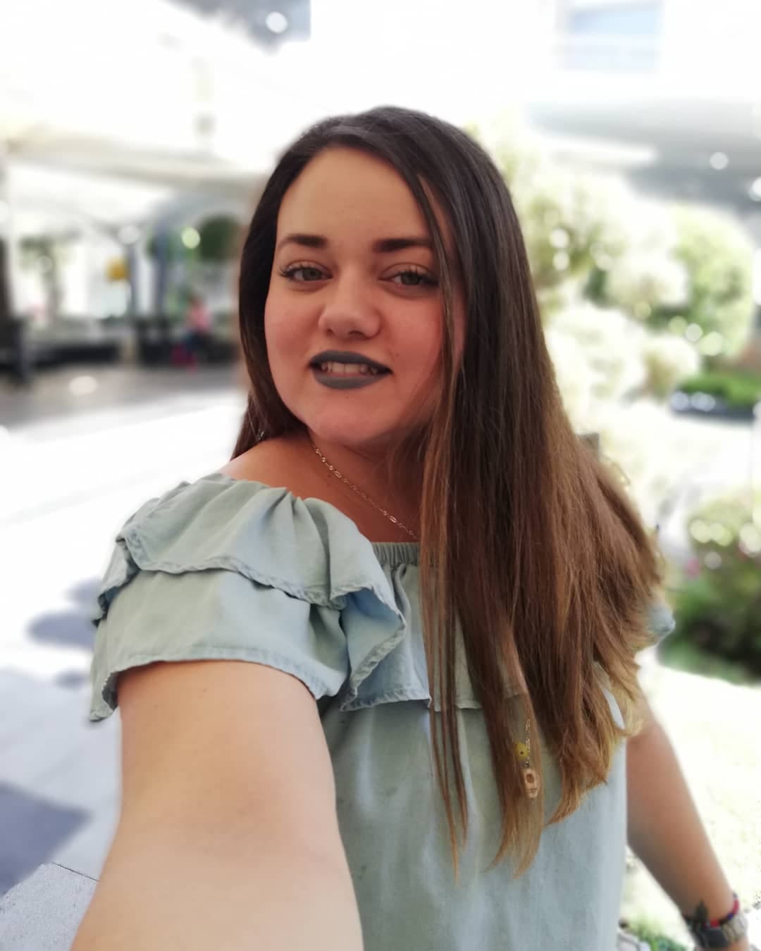 A pesar de que se alejó de los escenarios a los 12 años, actualmente también hace teatro