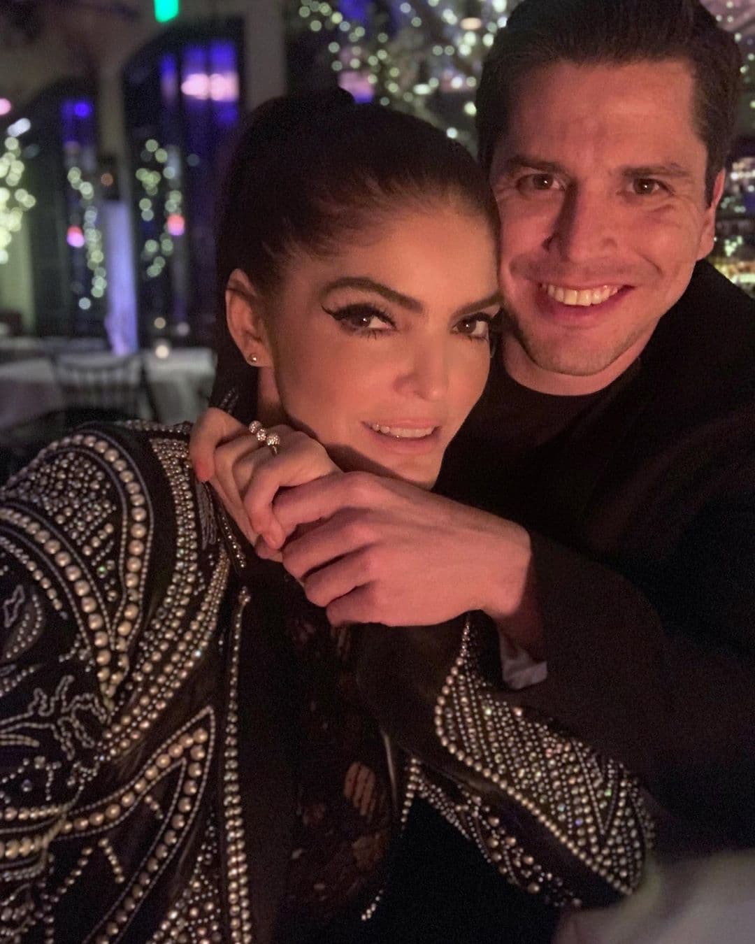 Ana Bárbara se compromete con su novio 15 años menor y lo presume en Instagram: ‘Dije que sí’