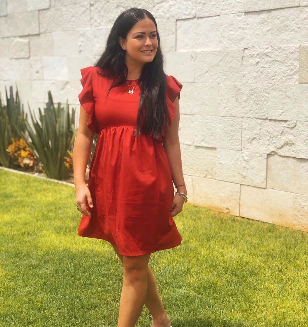 La presentadora detalló que esperarían unos meses para saber el sexo del bebé, por lo que la también actriz se limitaba a mostrar en su perfil personal fotografías de cómo iba creciendo su pancita.