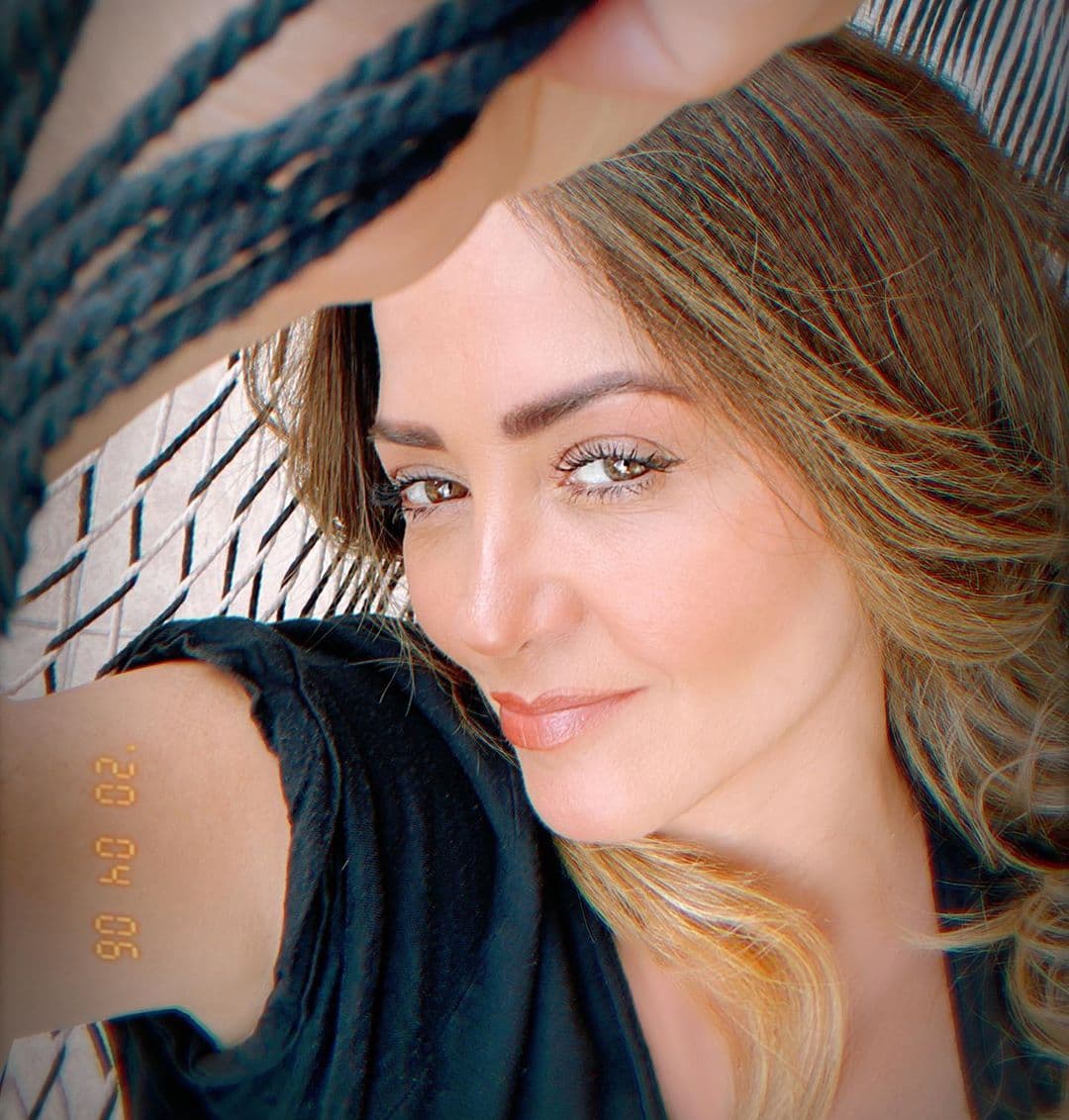 Andrea Legarreta causa revuelo con atrevida foto y famosos dicen: ‘Esas piernas, pásanos la receta’