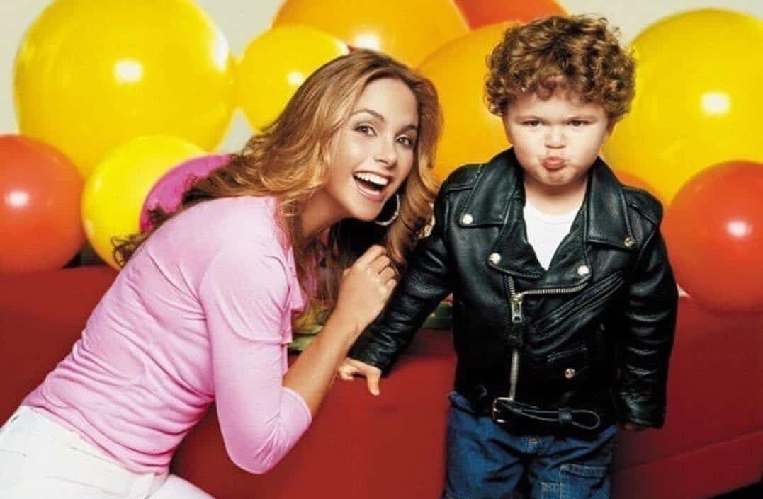 En las últimas semanas, Lucerito Mijares ha causado revuelo por sus colaboraciones musicales junto a sus papás y por su debut en redes sociales, donde ahora cobró relevancia su hermano José Manuel. Mira la drástica transformación del guapo hijo mayor de Lucero y Mijares.