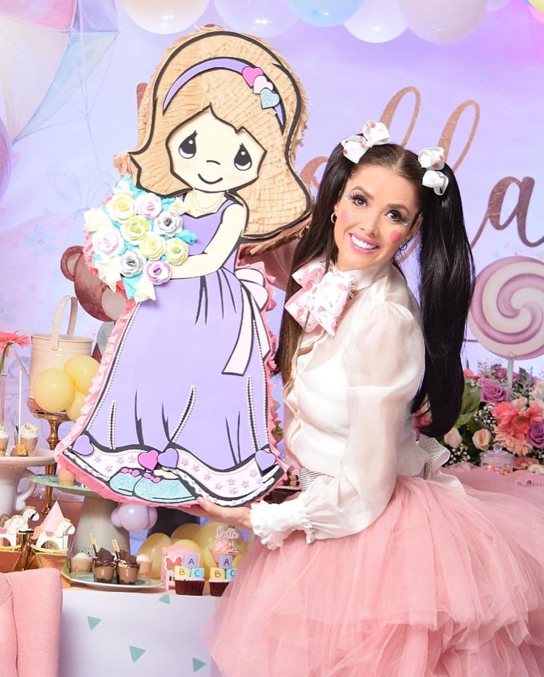 Las imágenes de la espectacular fiesta de cumpleaños de su hija Bella se volvieron tendencia en redes sociales, donde consiguieron más de 160 mil ‘Me gusta’ y acapararon los titulares.