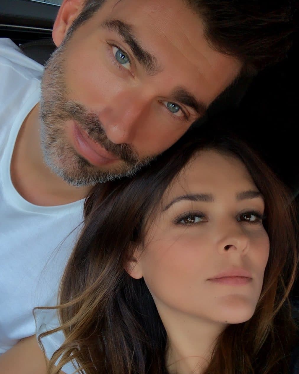En este texto también detalló que a Grettell Valdez siempre le habló con la verdad, sobre todo, cuando supo que era la mujer de su vida. “El amor, la bondad y la generosidad con que mi hoy compañera correspondió a mi sinceridad, me alienta, inspira a dar lo mejor de mi todos los días (…) Mi pasado no define mi presente, son mis acciones diarias y la forma en como vivo hoy mis días, es la manera de demostrar que las segundas oportunidades valen”, puntualizó en su carta, dejando claro que si su nombre no aparece en las notas periodísticas de su país, es porque “en Suiza existe la presunción de identidad”.