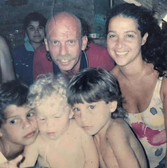 Michel Gurfi nació el 3 de diciembre de 1982 en Buenos Aires, Argentina, donde comenzó su carrera al aparecer en más de cuarenta comerciales como modelo.