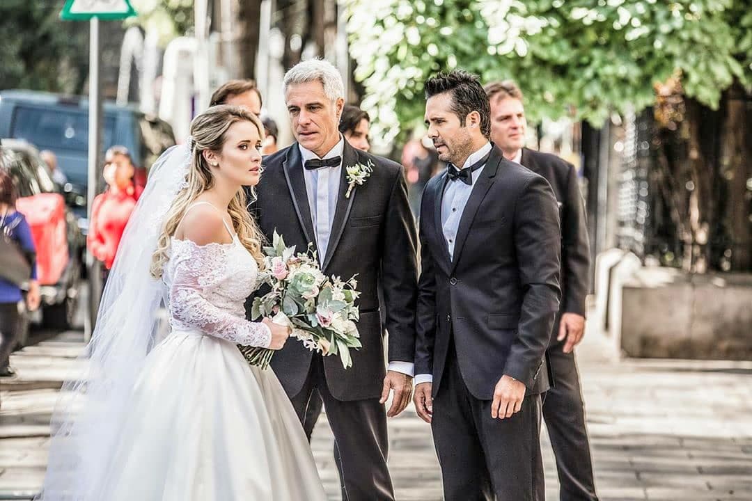 La escena de esta telenovela también causó tremendo revuelo en redes, pues el personaje de Rodrigo Guirao deja a Kimberly Dos Ramos esperando en el altar.