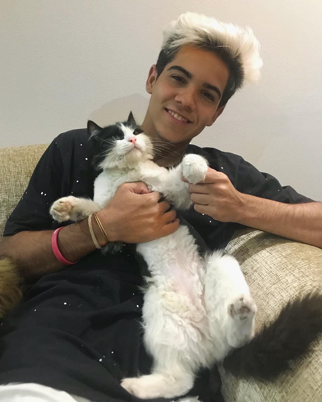 A veces toma clases de portugués con Flavio.