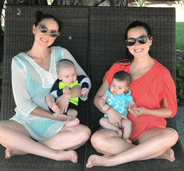 En cuanto a su vida personal también comparten algunas similitudes, pues ambas son madres de familia que, curiosamente, en 2017 se convirtieron en madres casi al mismo tiempo; Andrea de su tercer hijo y Fátima de su primera bebé.