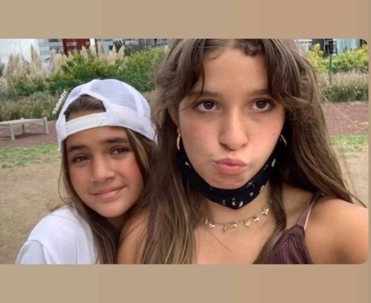La primera imagen fue a petición de sus fieles admiradores, quienes le pidieron que compartiera una foto inédita junto a María Itatí.