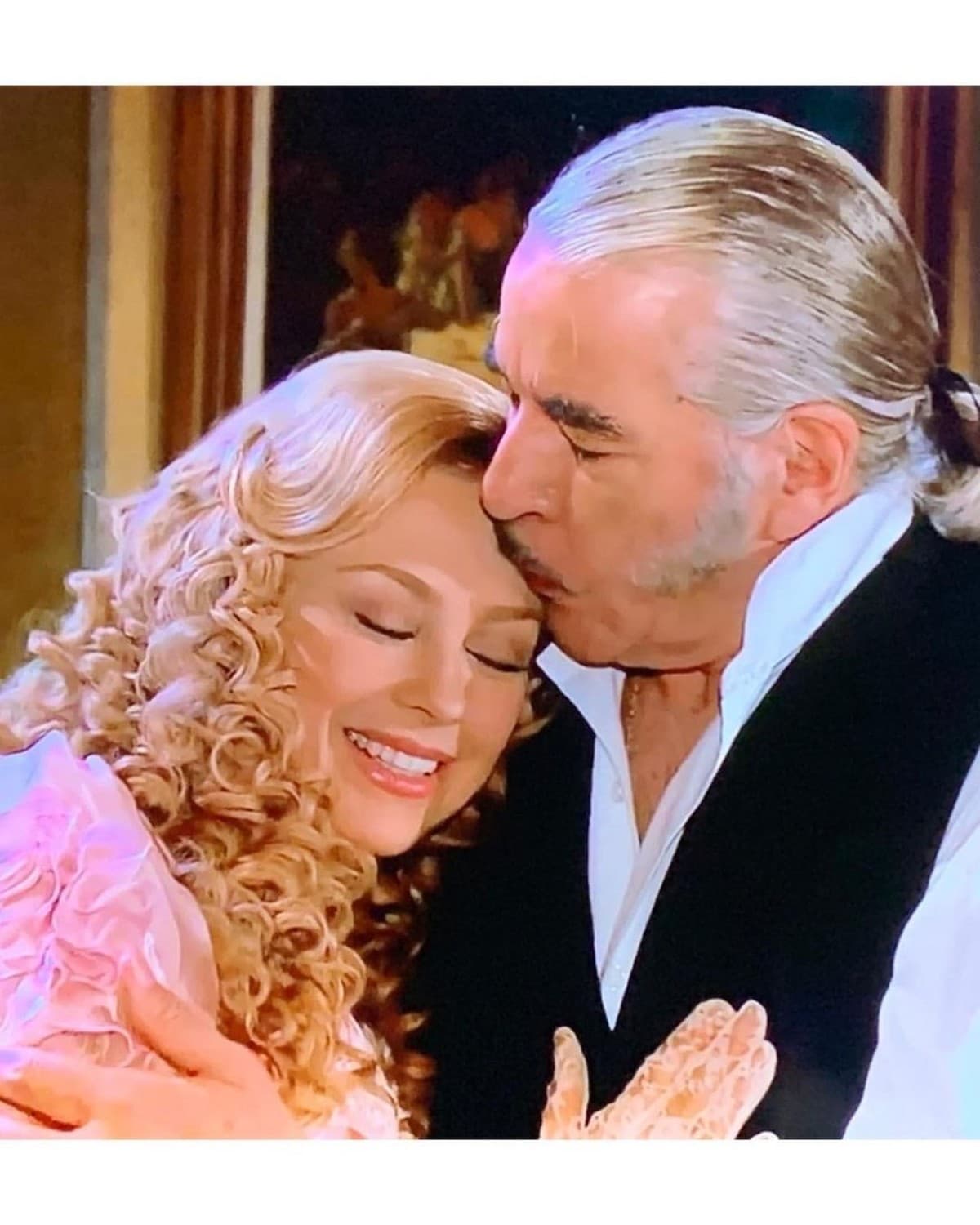 Aracely Arámbula se despide de Enrique Rocha con emotivas fotos: “Gracias por ser mi papá”