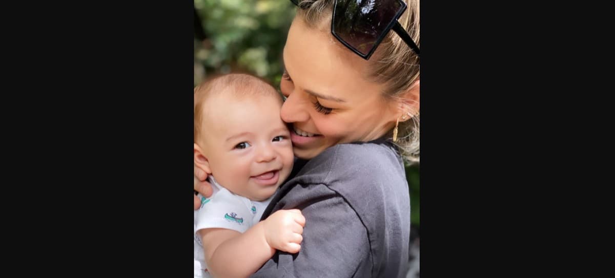 “Habemus Luca. Gracias Dios mío. Luca y Jenny están perfectos”, precisó Fernando Moreno, pareja de la bailarina, en redes sociales.