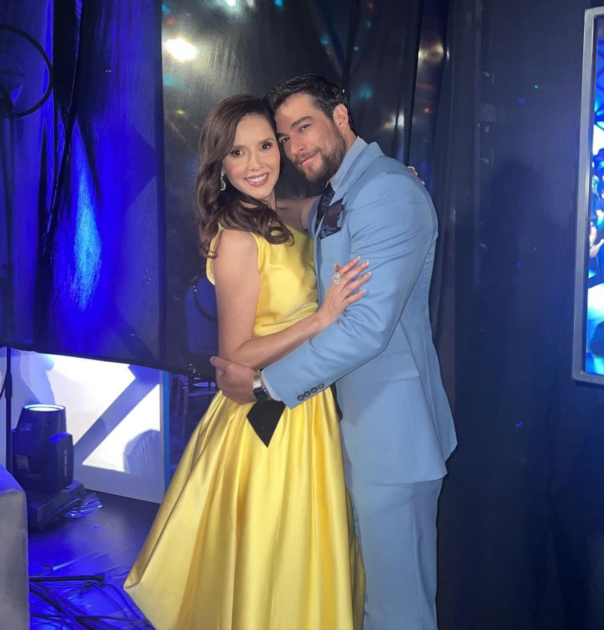 La actriz comparte créditos con el actor en El Amor Invencible