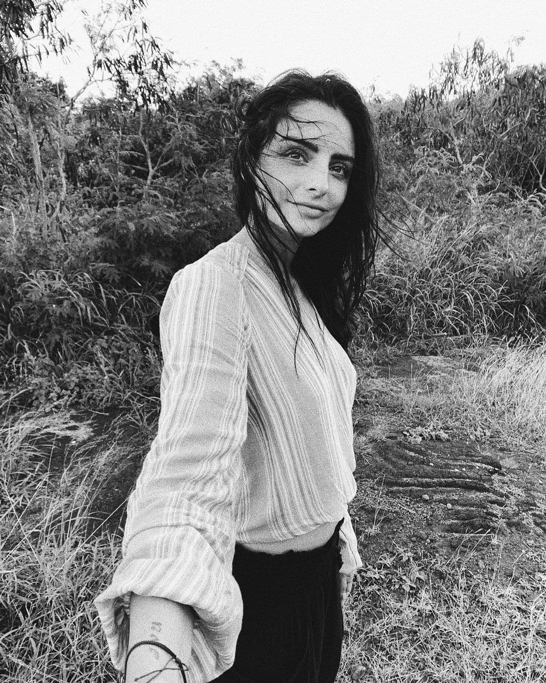 Aislinn Derbez rompe en llanto en ‘De viaje con los Derbez’ al hablar de su divorcio con Mauricio