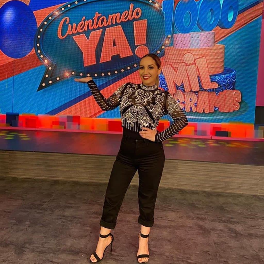 Jannete Aceves llegó en marzo de 2020 para sustituir a las conductoras cuando Odalys Ramírez salió positiva al covid-19.