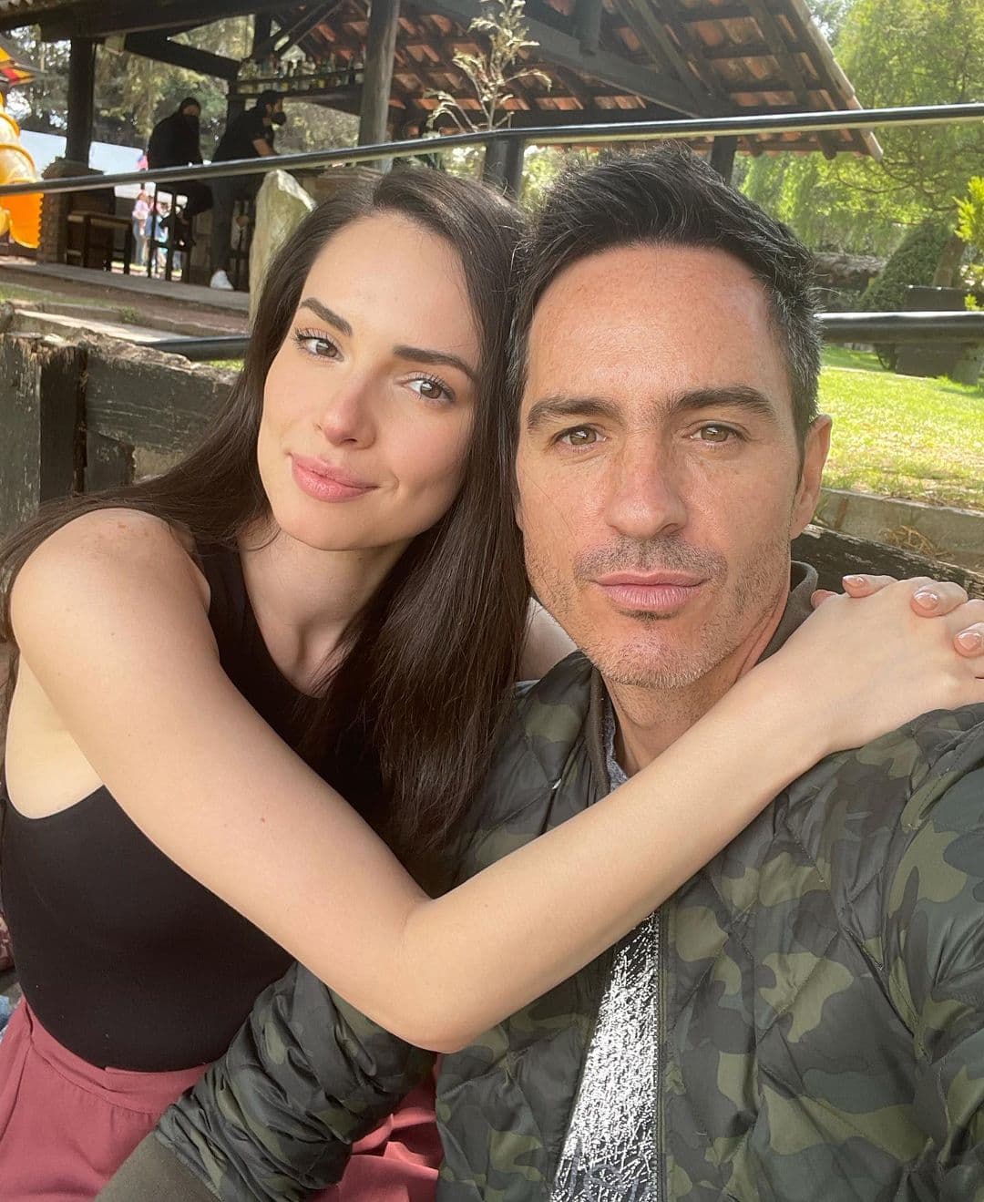 Mauricio Ochmann lanza fuerte mensaje tras duras críticas por viaje con su novia a Tepoztlán