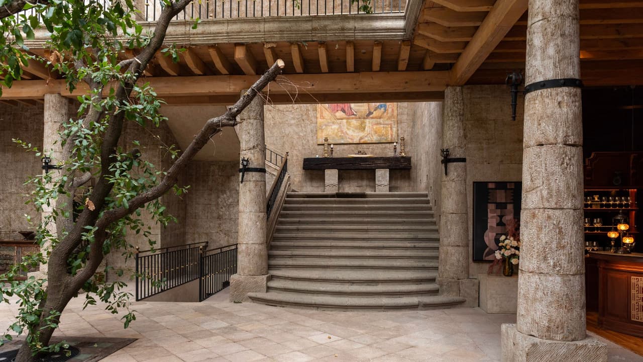 La arquitectura del lugar es impresionante