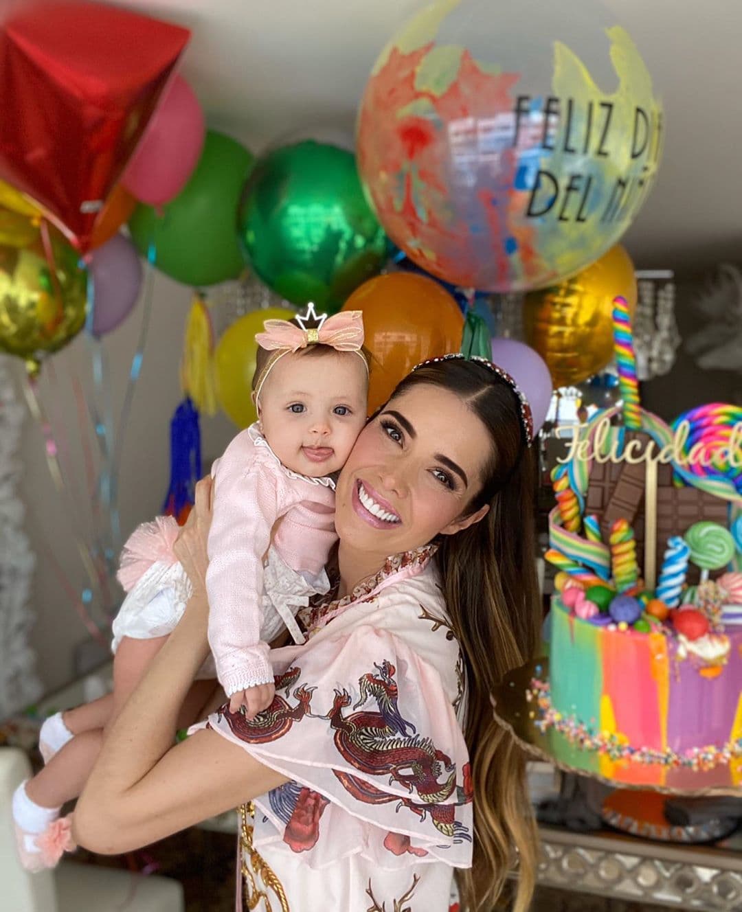 Marlene Favela celebra los 7 meses de su hija Bella y fans preguntan: ‘¿Dónde está tu esposo?’