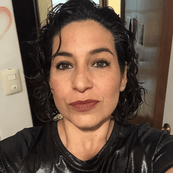 Es así como Tiaré Scanda continúa presente en la actuación. No obstante, también ha destacado como escritora y productora.
