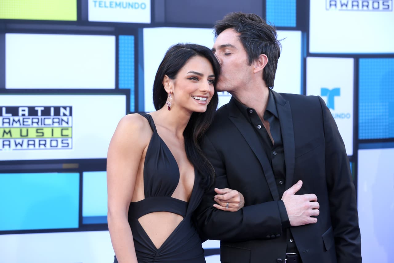 Aislinn Derbez y Mauricio Ochmann.
