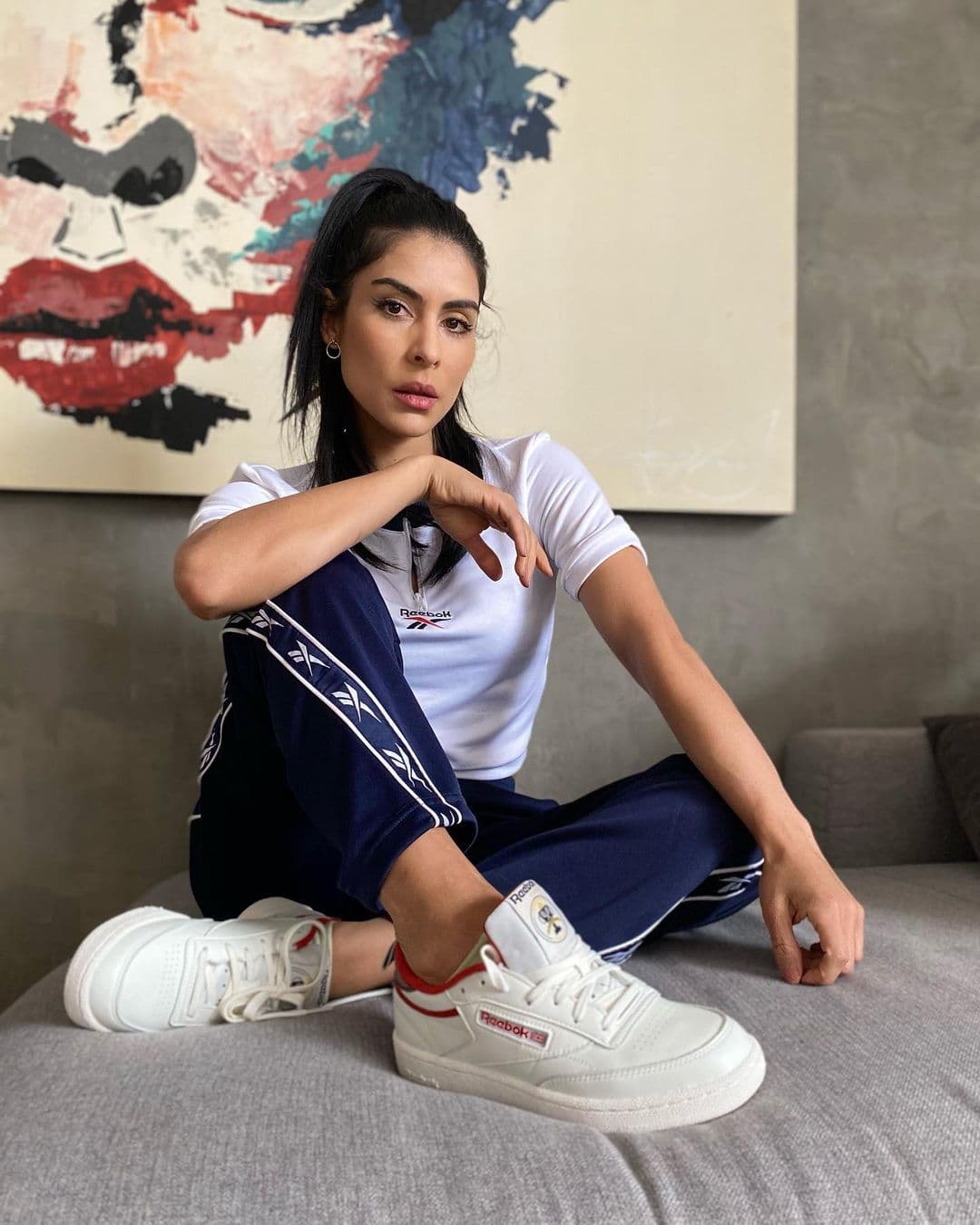 María León destapa que una aparatosa caída al practicar pole dance le causó parálisis facial