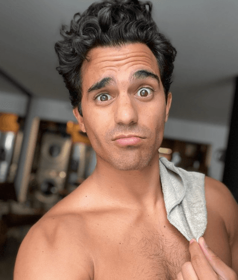 Asimismo, en 2012 compitió en 'La Voz...México' logrando obtener un lugar en el equipo de Miguel Bosé. Y aunque no ganó, demostró tener una gran voz.