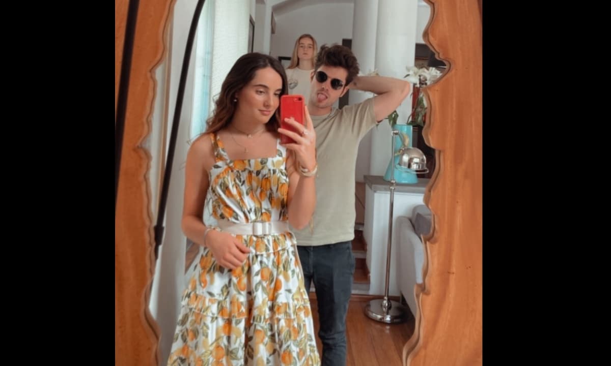 Nicolás Haza apareció así junto a María y Aitana