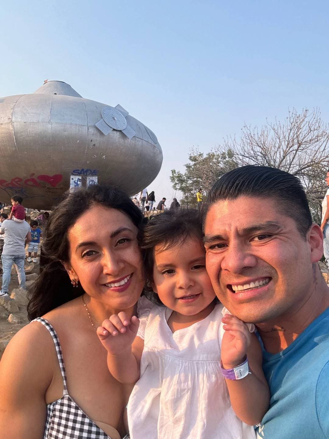 Iván muestra en TikTok la relación que tiene con su hija Ivanna, quien acaba de entrar a la escuela.