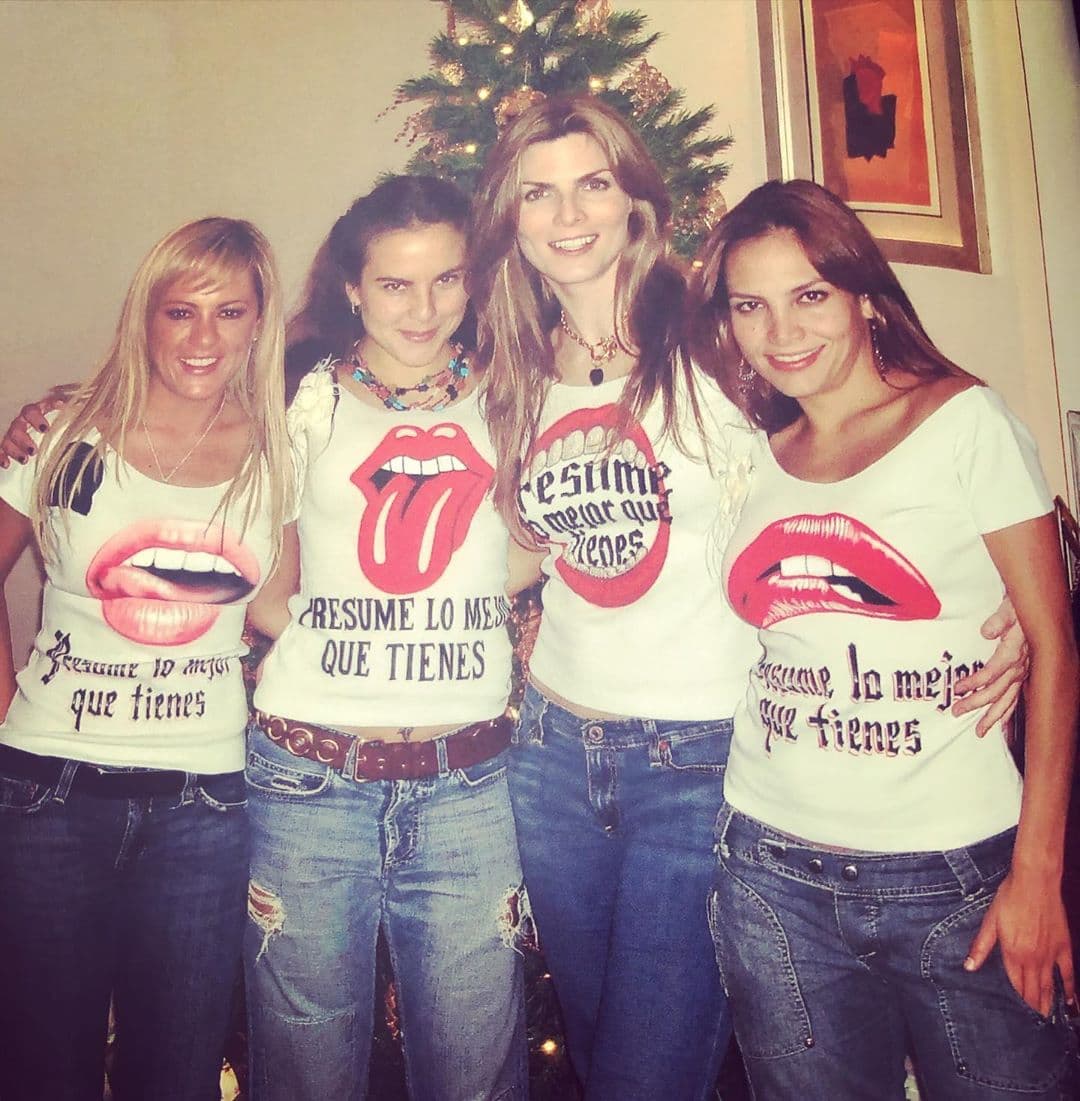 Uno de los grupos de amigas más sólidos del mundo del espectáculo es el llamado ‘Club de Las Lagartonas’, el cual está integrando por Kate del Castillo, Fabiola Campomanes, Montserrat Oliver y Roxanna Castellanos, quienes se reunieron el pasado fin de semana para celebrar 25 años de amistad.