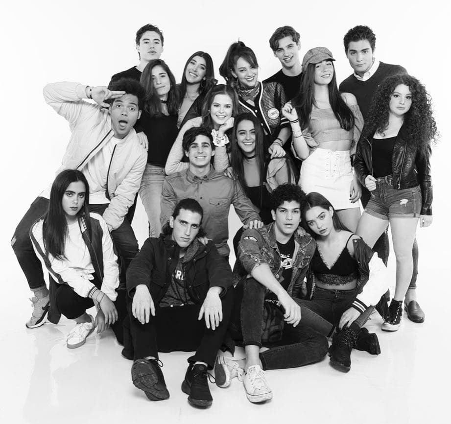 El elenco de 'Like la Leyenda' recibió cientos de comentarios positivos por la versión acústica por el tema