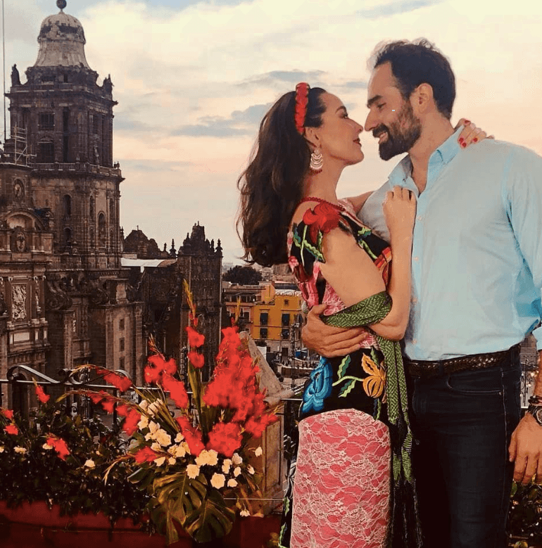 Famoso novio de Susana González es casi idéntico a Ariel Miramontes; fotos lo prueban