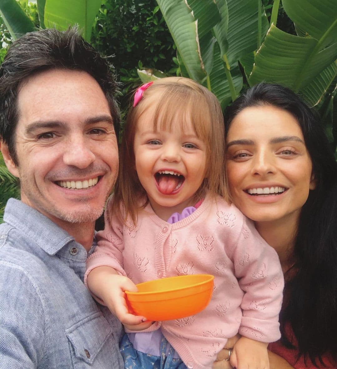 Aislinn Derbez y Mauricio Ochmann aparecen juntos, mientras Kailani luce como una niña grande