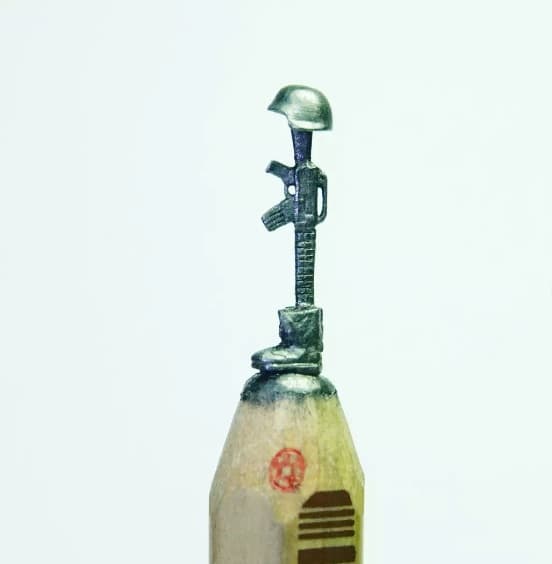 "Soy un artista de tallado a lápiz e insisto en tallado de una sola pieza, no pegado, no empalmado, y soy bueno en eso", escribió Chien Chu Lee en su biografía de Instagram.