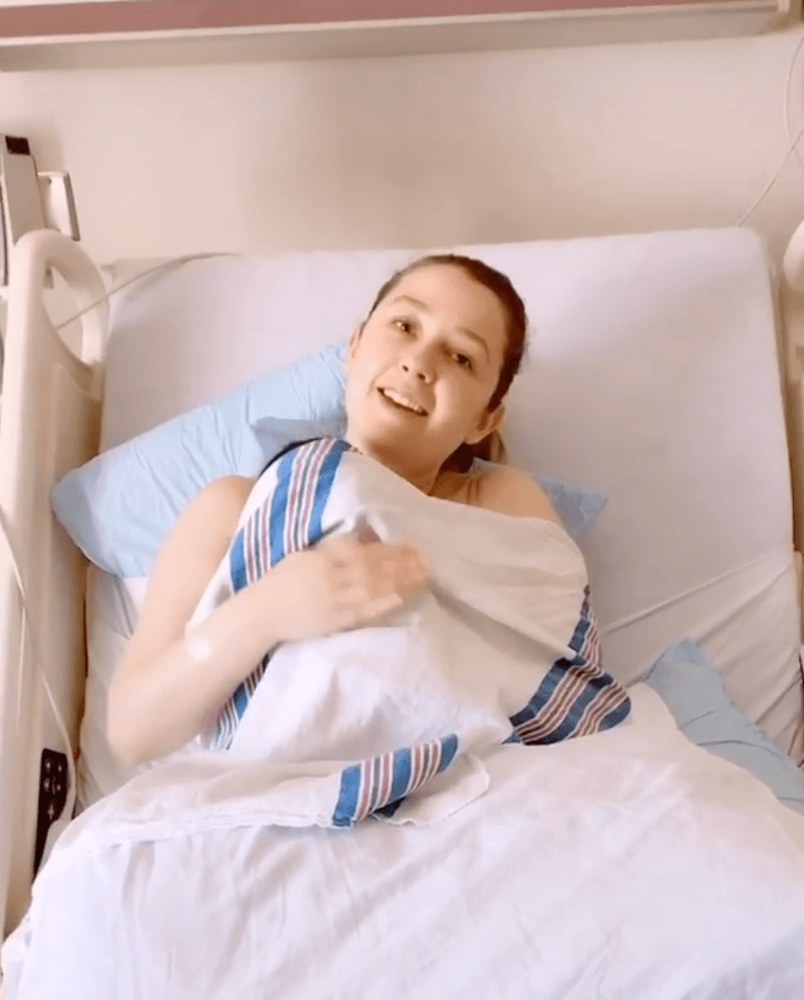 “Gracias a Dios ya nació Dalett esta madrugada, así que quería agradecer el cariño y que mi Dios los bendiga a todos y a cada uno de ustedes que tienen un buen deseo para mi familia, de todo corazón, gracias”, anotó el intérprete.