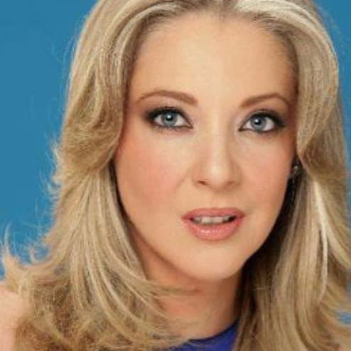 En ‘Salomé’ compartió créditos con Sebastián Ligarde, quien precisó: “DEP. Partió mi hermana, amiga incondicional. Única actriz con quien hice cine, teatro y televisión. Edith González te amo”.
