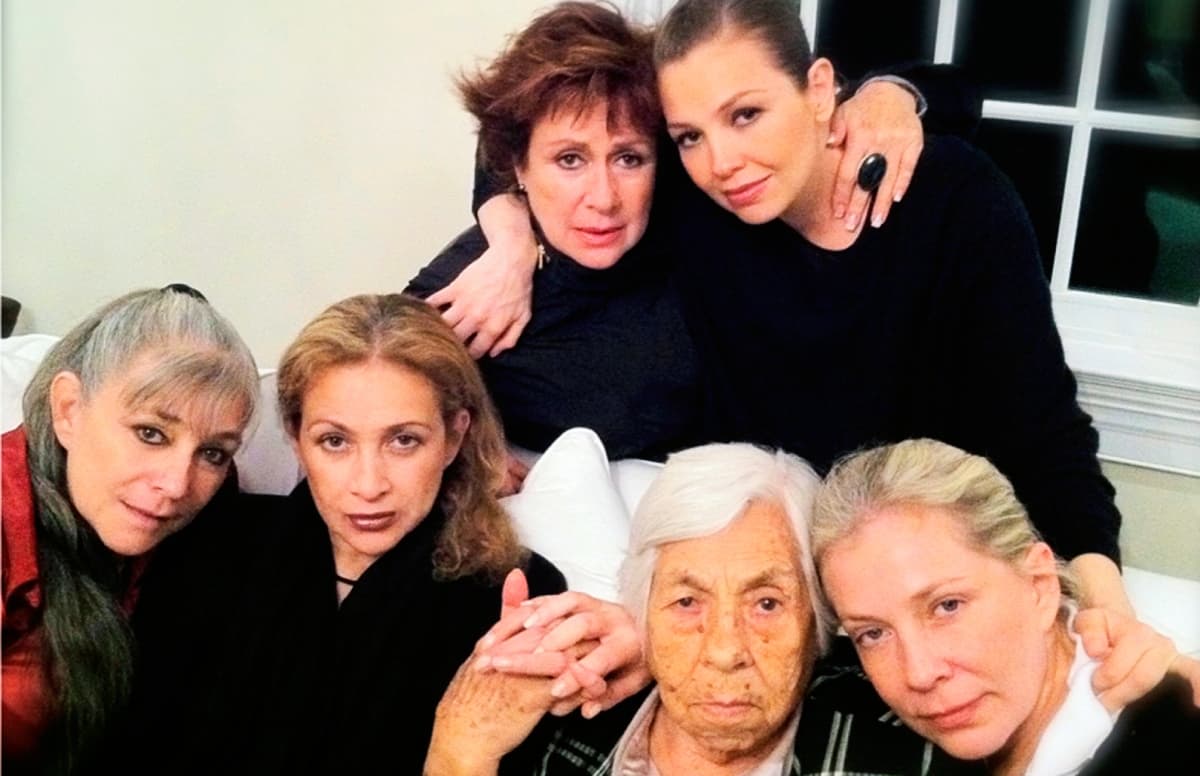 La actriz se sinceró sobre cómo se llevaba con Thalía y las hermanas Sodi