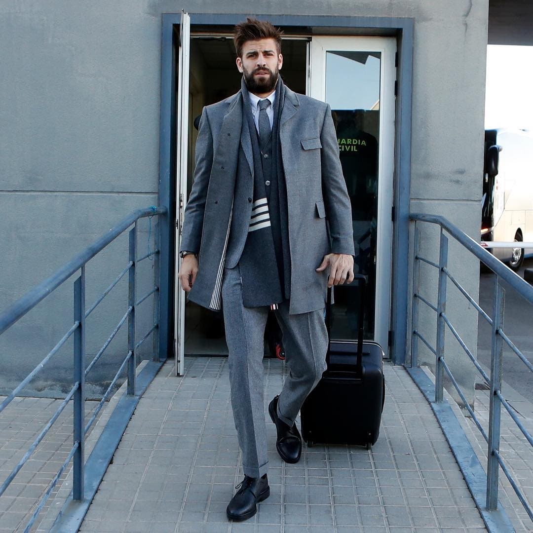 Gerard Piqué sube su primer foto oficial con Clara Chía a Instagram