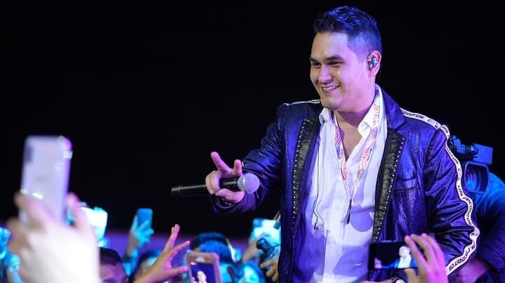 Samuel Sarmiento cumple deseo de un fan de Los Recoditos