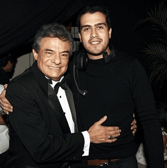 En cuanto a su vida profesional, Tovar ha construido una exitosa carrera como productor de televisión. Algunos de sus proyectos más exitosos han sido 'Plaza Sésamo' y 'Gossip Girl Acapulco'.